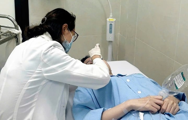 'Giải cứu’ những gương mặt biến dạng sau làm đẹp ở spa - Ảnh 1. 'Giải cứu’ những gương mặt biến dạng sau làm đẹp ở spa - Ảnh 1.