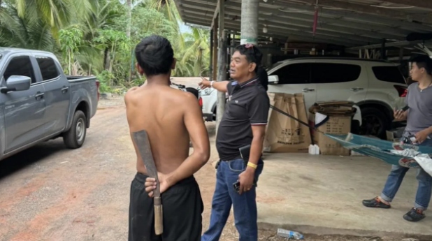 Yêu cầu khách trả tiền hàng, nam shipper bị chém vào mặt- Ảnh 1. Yêu cầu khách trả tiền hàng, nam shipper bị chém vào mặt- Ảnh 1.