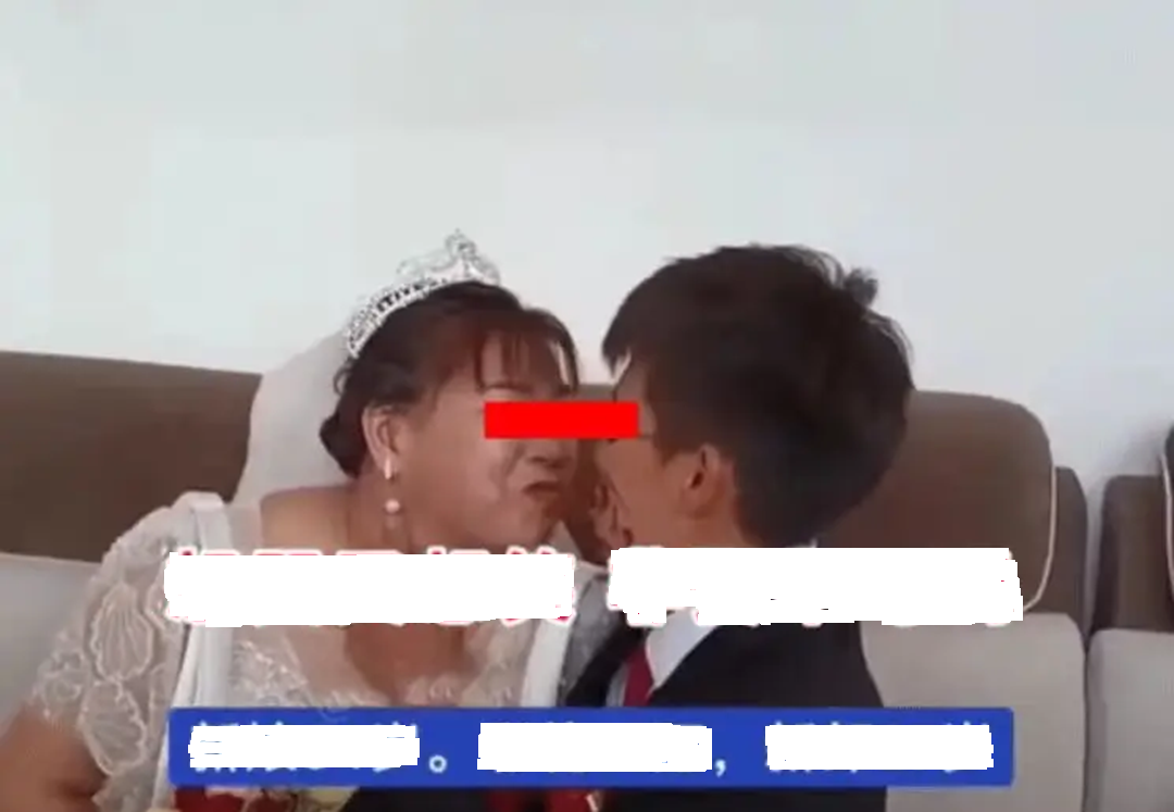 Chàng trai 27 tuổi cưới cô dâu 54 tuổi, ngỡ ngàng bố mẹ chú rể "vui như bắt được vàng"- Ảnh 2. Chàng trai 27 tuổi cưới cô dâu 54 tuổi, ngỡ ngàng bố mẹ chú rể "vui như bắt được vàng"- Ảnh 2.