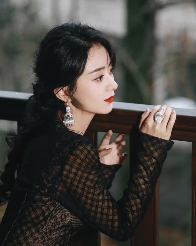 Những chiếc mũi khiến visual thăng hoa của dàn mỹ nhân Hoa ngữ, 1 nhân vật gây tranh cãi- Ảnh 13. Những chiếc mũi khiến visual thăng hoa của dàn mỹ nhân Hoa ngữ, 1 nhân vật gây tranh cãi- Ảnh 13.