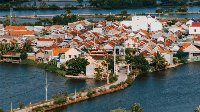 Phát hiện ngôi làng có duy nhất 1 đường vào gần Nha Trang, du khách ấn tượng với cảnh từ trên cao - Ảnh 6. Phát hiện ngôi làng có duy nhất 1 đường vào gần Nha Trang, du khách ấn tượng với cảnh từ trên cao - Ảnh 6.