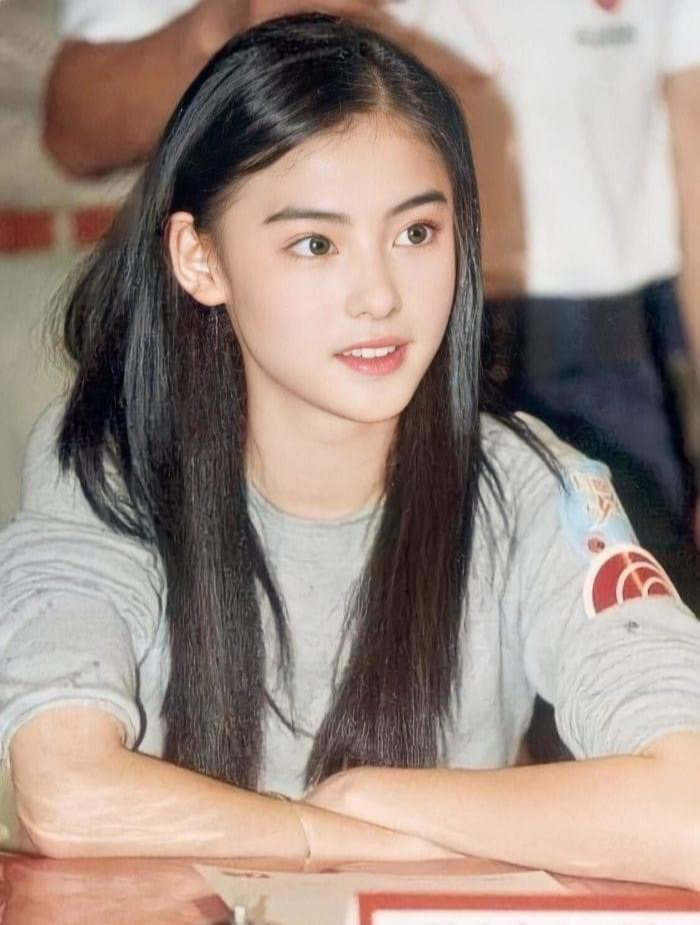 Những chiếc mũi khiến visual thăng hoa của dàn mỹ nhân Hoa ngữ, 1 nhân vật gây tranh cãi- Ảnh 16. Những chiếc mũi khiến visual thăng hoa của dàn mỹ nhân Hoa ngữ, 1 nhân vật gây tranh cãi- Ảnh 16.