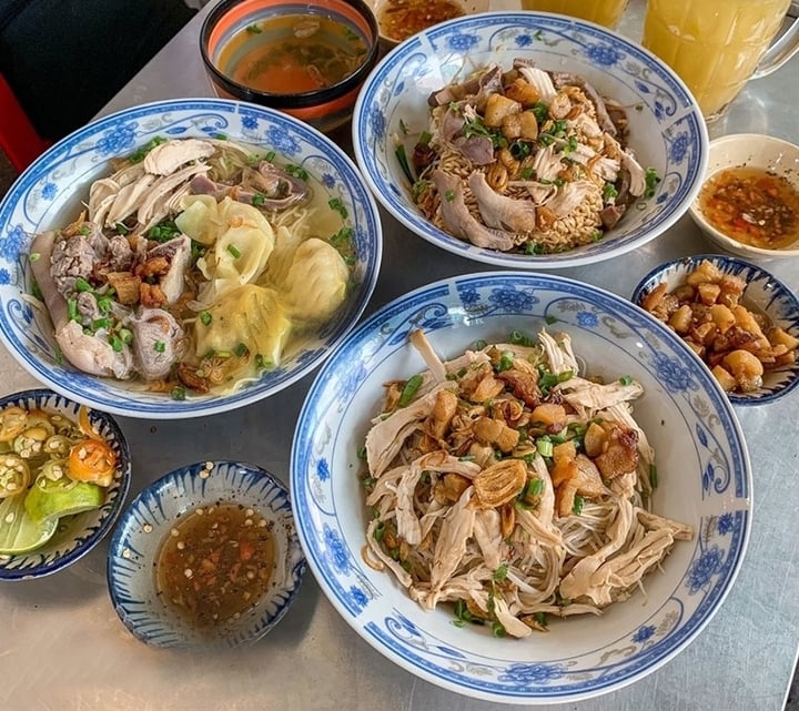 Cách nấu hủ tiếu gà ngon tại nhà - Ảnh 1. Cách nấu hủ tiếu gà ngon tại nhà - Ảnh 1.