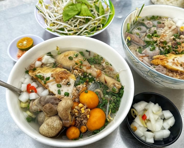 Cách nấu hủ tiếu gà ngon tại nhà - Ảnh 2. Cách nấu hủ tiếu gà ngon tại nhà - Ảnh 2.