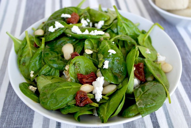 mediterranean-spinach-salad-with-feta-and-white-beans-1747300703654784778733-1747405935602-17474059357311407241113.jpg