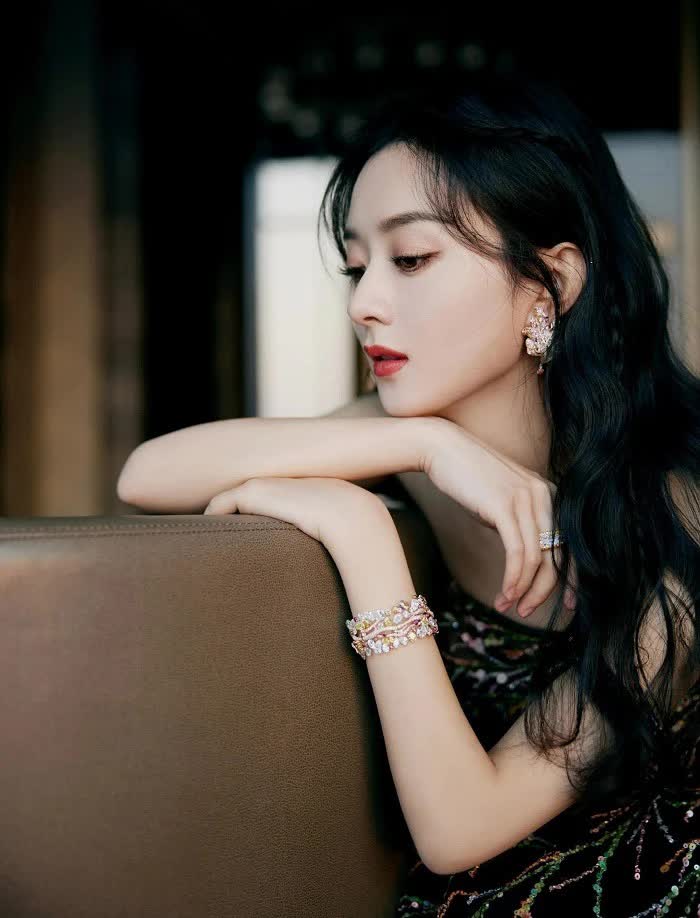 Những chiếc mũi khiến visual thăng hoa của dàn mỹ nhân Hoa ngữ, 1 nhân vật gây tranh cãi- Ảnh 12. Những chiếc mũi khiến visual thăng hoa của dàn mỹ nhân Hoa ngữ, 1 nhân vật gây tranh cãi- Ảnh 12.