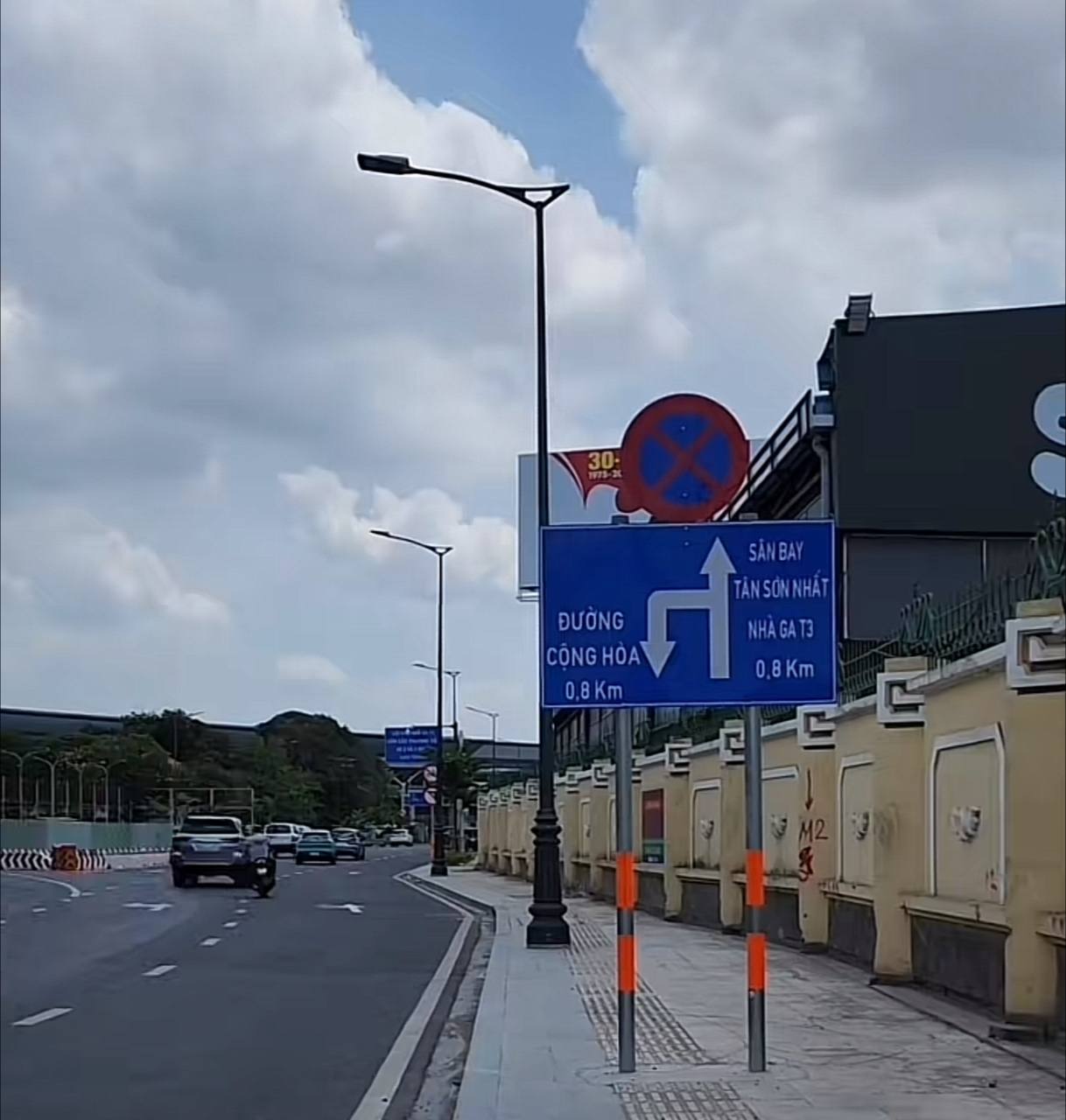 Không muốn trễ chuyến bay khi đến nhà ga T3, du khách thấy biển báo này phải &quot;quẹo gấp&quot; - Ảnh 6.