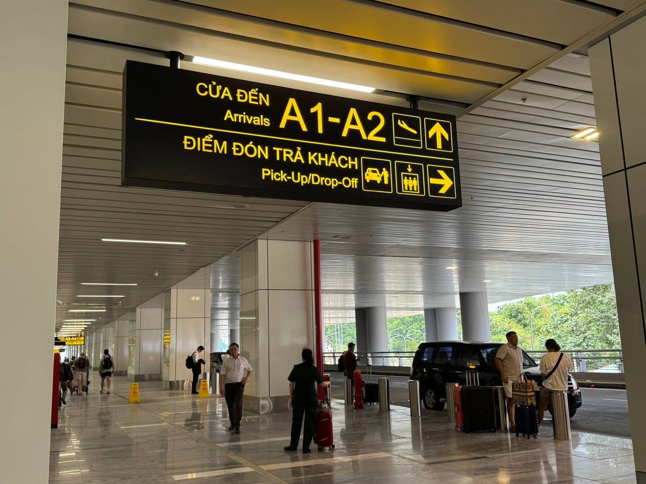 Không muốn trễ chuyến bay khi đến nhà ga T3, du khách thấy biển báo này phải &quot;quẹo gấp&quot; - Ảnh 3.