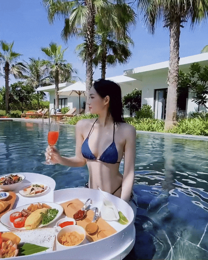 Bikini hè của Bikini hè của