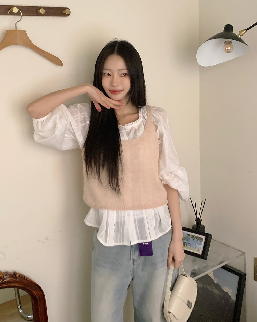 Đi làm 8 tiếng tại văn phòng, chăm sóc thế nào để da sáng mượt, mịn màng? - Ảnh 2. Đi làm 8 tiếng tại văn phòng, chăm sóc thế nào để da sáng mượt, mịn màng? - Ảnh 2.