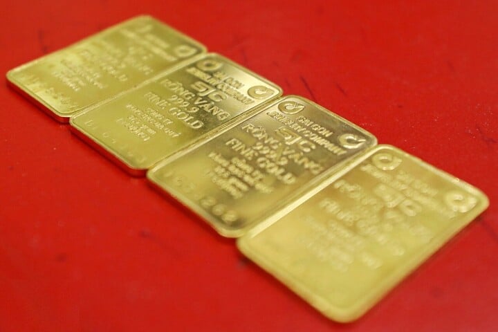 Giá vàng hôm nay 16/5: Tăng dựng đứng, lấy lại ngưỡng 3.200 USD/ounce - Ảnh 1. Giá vàng hôm nay 16/5: Tăng dựng đứng, lấy lại ngưỡng 3.200 USD/ounce - Ảnh 1.