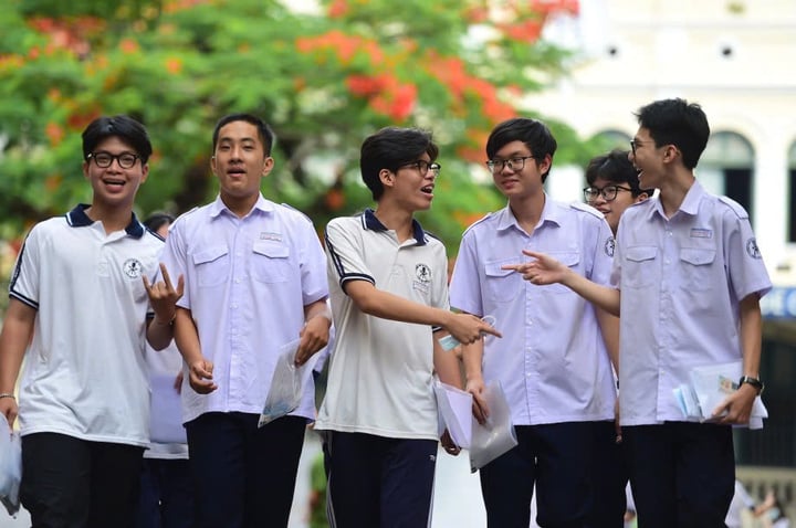 Nam sinh hướng nội, giỏi khối A nên chọn ngành học nào để lương cao? - Ảnh 1. Nam sinh hướng nội, giỏi khối A nên chọn ngành học nào để lương cao? - Ảnh 1.