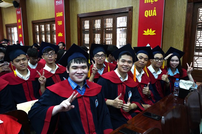 Có nên tồn tại mô hình đại học 2 cấp? - Ảnh 1. Có nên tồn tại mô hình đại học 2 cấp? - Ảnh 1.