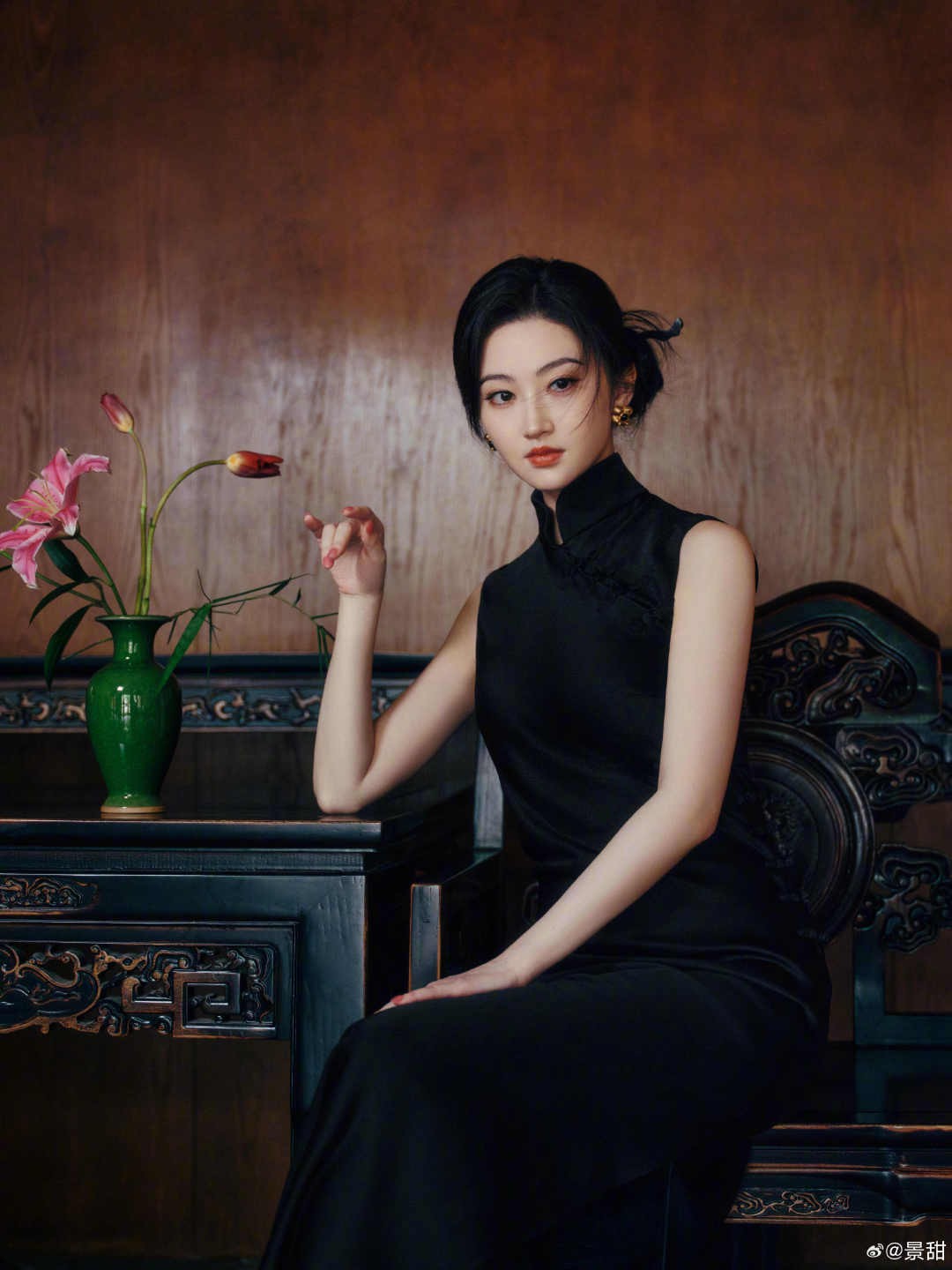 Mỹ nữ lấn lướt Lưu Diệc Phi đẹp bất chấp cam thường tại tiệc Vogue, nhưng vẫn phải dè chừng 1 người- Ảnh 4. Mỹ nữ lấn lướt Lưu Diệc Phi đẹp bất chấp cam thường tại tiệc Vogue, nhưng vẫn phải dè chừng 1 người- Ảnh 4.