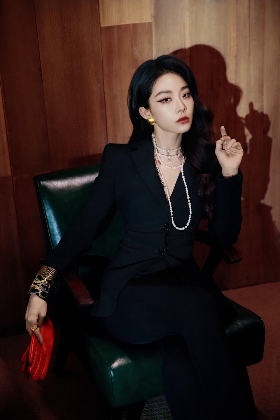 Mỹ nữ lấn lướt Lưu Diệc Phi đẹp bất chấp cam thường tại tiệc Vogue, nhưng vẫn phải dè chừng 1 người- Ảnh 15. Mỹ nữ lấn lướt Lưu Diệc Phi đẹp bất chấp cam thường tại tiệc Vogue, nhưng vẫn phải dè chừng 1 người- Ảnh 15.