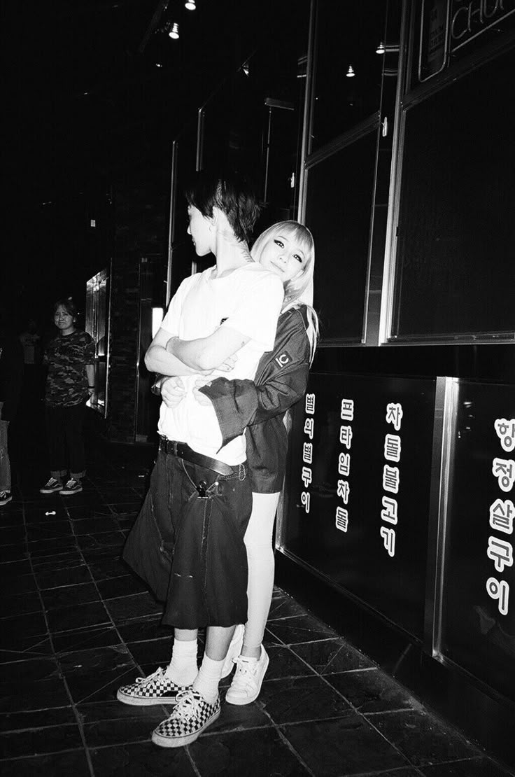 Người phụ nữ duy nhất bị đồn hẹn hò G-Dragon mà không ai tin, chứng kiến 2 thập kỷ càn quét của “ông hoàng Kpop Người phụ nữ duy nhất bị đồn hẹn hò G-Dragon mà không ai tin, chứng kiến 2 thập kỷ càn quét của “ông hoàng Kpop