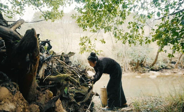 Cô gái 34 tuổi thuê 12.000m2 đất hoang để "sống chill", tự tay tạo nên "thiên đường" giữa thiên nhiên - Ảnh 4. Cô gái 34 tuổi thuê 12.000m2 đất hoang để "sống chill", tự tay tạo nên "thiên đường" giữa thiên nhiên - Ảnh 4.