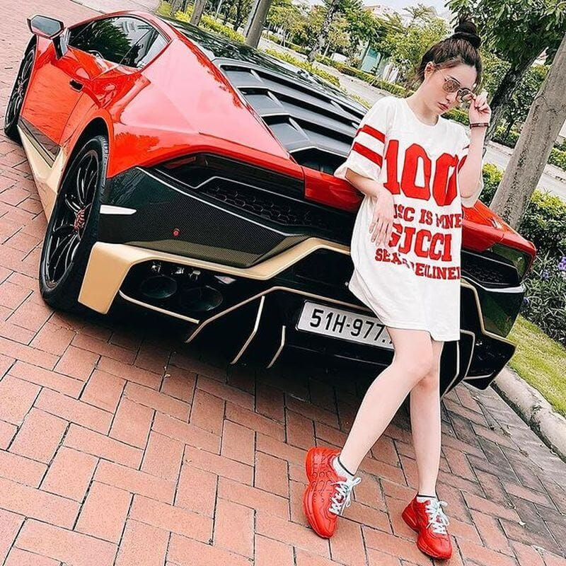 Nguyễn Quốc Vũ - chồng Đoàn Di Băng làm nghề gì mà giàu, phải xây biệt thự 400 tỷ để chứa siêu xe?- Ảnh 7. Nguyễn Quốc Vũ - chồng Đoàn Di Băng làm nghề gì mà giàu, phải xây biệt thự 400 tỷ để chứa siêu xe?- Ảnh 7.