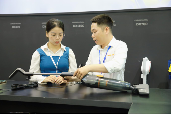 DEERMA ghi dấu ấn mạnh mẽ tại triển lãm China Homelife Vietnam 2025 với loạt sản phẩm gia dụng thông minh - Ảnh 2. DEERMA ghi dấu ấn mạnh mẽ tại triển lãm China Homelife Vietnam 2025 với loạt sản phẩm gia dụng thông minh - Ảnh 2.