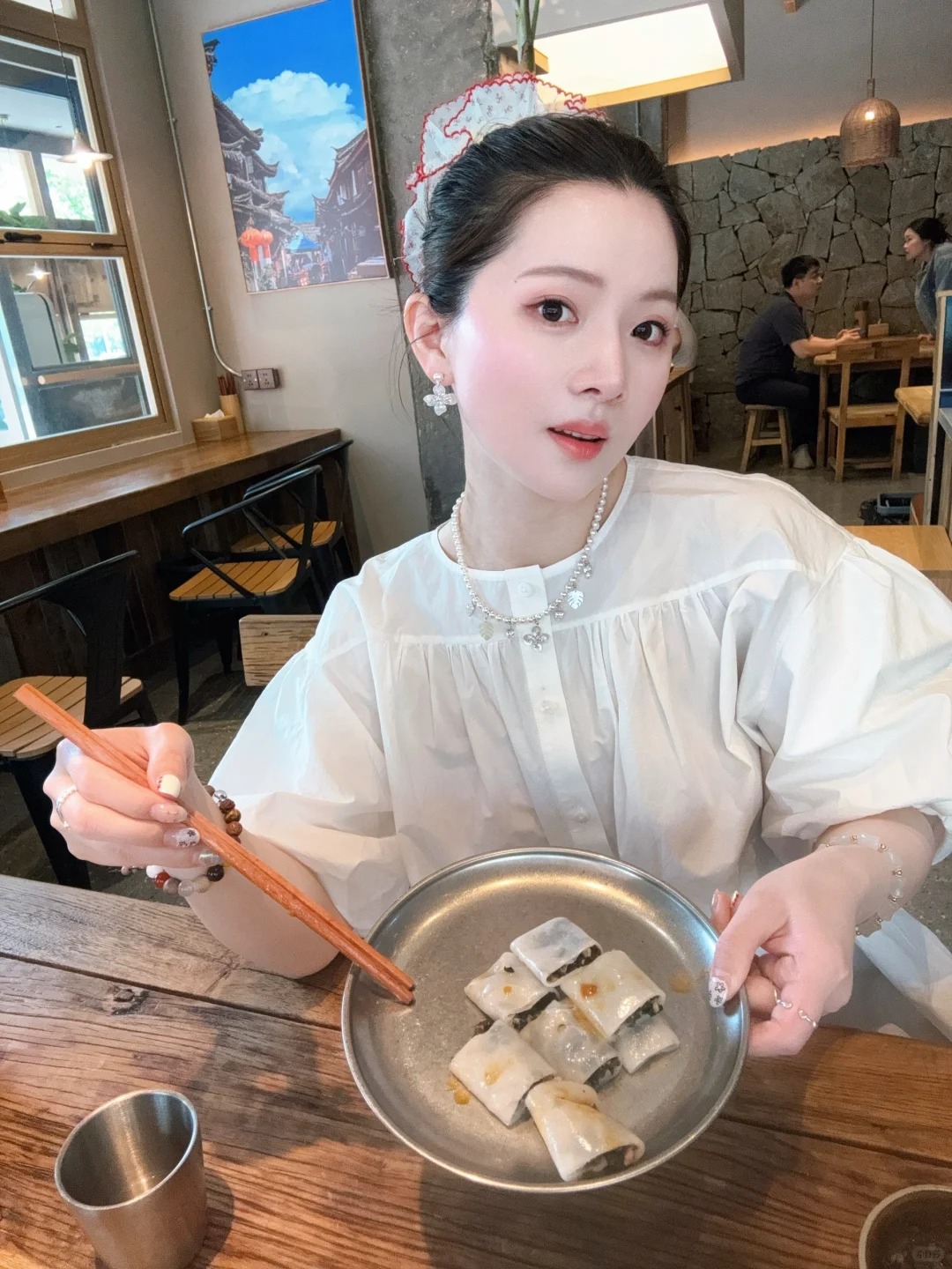 Cắt tóc xong tài lộc tuột dốc? 3 con giáp này được khuyên không nên để tóc mái nếu không muốn vận may bị “che mờ” - Ảnh 1. Cắt tóc xong tài lộc tuột dốc? 3 con giáp này được khuyên không nên để tóc mái nếu không muốn vận may bị “che mờ” - Ảnh 1.