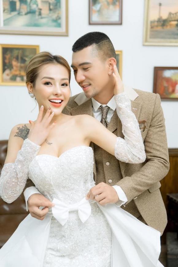 Yêu như Ngân 98 – Lương Bằng Quang: Thị phi ngập mặt nhưng vẫn bên nhau, vì sao?- Ảnh 3. Yêu như Ngân 98 – Lương Bằng Quang: Thị phi ngập mặt nhưng vẫn bên nhau, vì sao?- Ảnh 3.