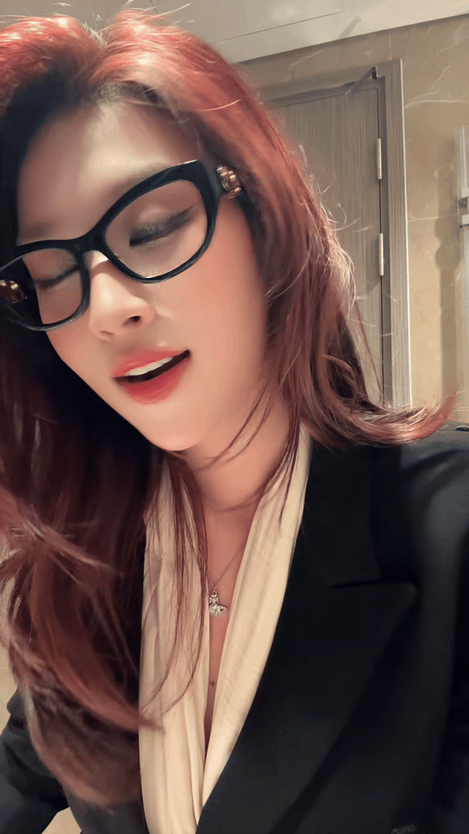 Thiên Ân lại chứng minh nhan sắc hàng top Sen Vàng, “đảo ngói” thôi mà netizen chịu không nổi- Ảnh 1. Thiên Ân lại chứng minh nhan sắc hàng top Sen Vàng, “đảo ngói” thôi mà netizen chịu không nổi- Ảnh 1.