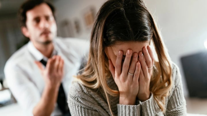 6 dấu hiệu cho thấy đàn ông chỉ giả vờ yêu bạn - Ảnh 6. 6 dấu hiệu cho thấy đàn ông chỉ giả vờ yêu bạn - Ảnh 6.