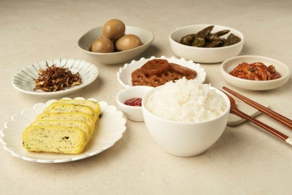 Bác sĩ Nhật giảm 12kg nhờ ăn cơm ba bữa một ngày: "Low-carb cực đoan không phải là câu trả lời" - Ảnh 1. Bác sĩ Nhật giảm 12kg nhờ ăn cơm ba bữa một ngày: "Low-carb cực đoan không phải là câu trả lời" - Ảnh 1.