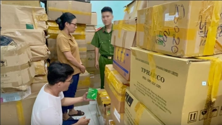 TP.HCM phát hiện 8 cơ sở kinh doanh thuốc giả - Ảnh 1. TP.HCM phát hiện 8 cơ sở kinh doanh thuốc giả - Ảnh 1.