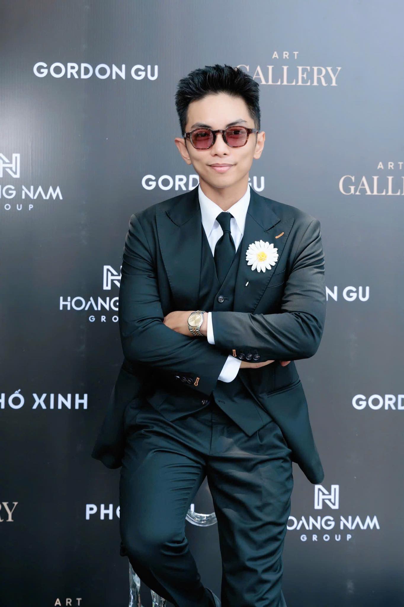 Khánh Thi - Phan Hiển tung bộ ảnh đậm chất đại gia hậu drama Khánh Thi - Phan Hiển tung bộ ảnh đậm chất đại gia hậu drama