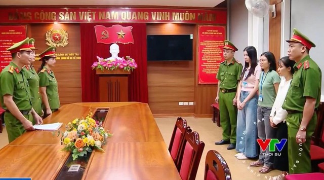 Toàn cảnh bê bối Kẹo Kera của hoa hậu Nguyễn Thúc Thuỳ Tiên: Từ quảng cáo rầm rộ đến vòng lao lý - Ảnh 6. Toàn cảnh bê bối Kẹo Kera của hoa hậu Nguyễn Thúc Thuỳ Tiên: Từ quảng cáo rầm rộ đến vòng lao lý - Ảnh 6.