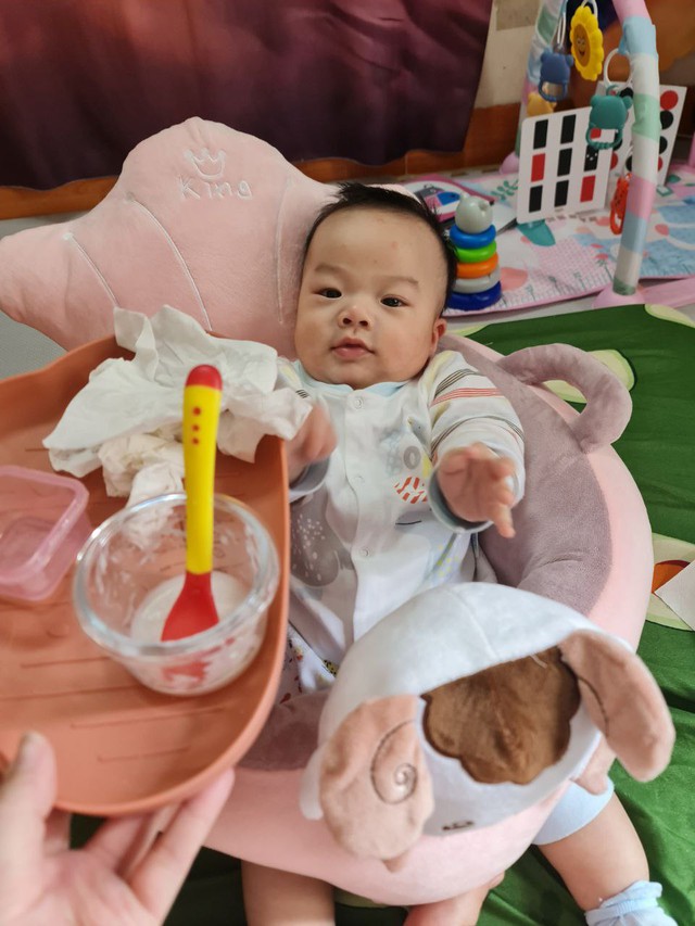 Vật lộn chọn sữa cho con bị dị ứng đạm sữa bò trong điều kiện kinh tế không quá xuất sắc, mẹ bỉm chia sẻ kinh nghiệm để có được 1 em bé 19 tháng nặng 17kg- Ảnh 2. Vật lộn chọn sữa cho con bị dị ứng đạm sữa bò trong điều kiện kinh tế không quá xuất sắc, mẹ bỉm chia sẻ kinh nghiệm để có được 1 em bé 19 tháng nặng 17kg- Ảnh 2.