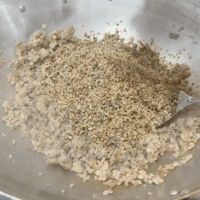 dac-san-banh-trung-kien-6-17476279537531522004463.gif