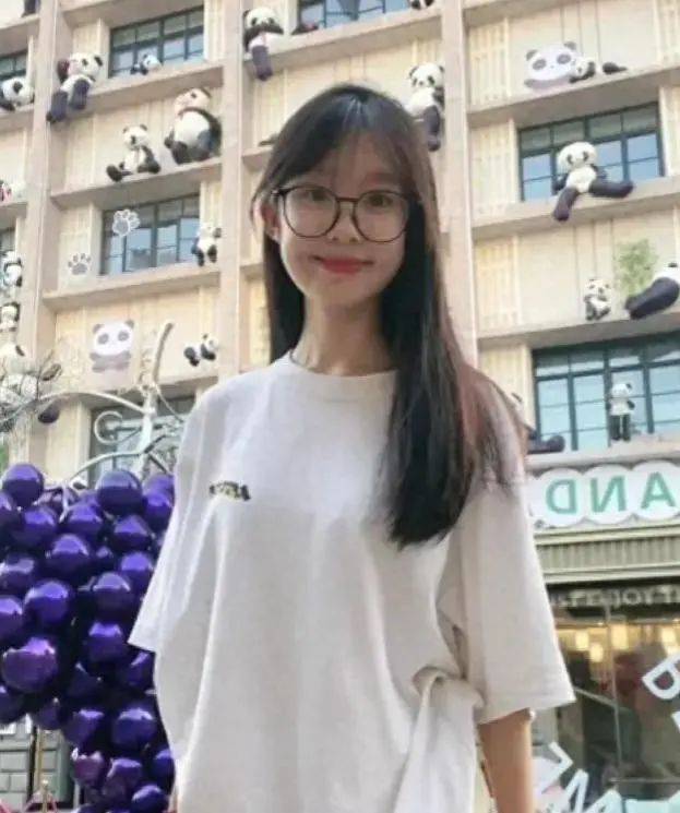 Ông bố “rao bán” con gái tài năng, xinh xắn, học trường danh tiếng kèm hồi môn hơn 700 triệu: Lý do khiến mọi người tranh cãi - Ảnh 1. Ông bố “rao bán” con gái tài năng, xinh xắn, học trường danh tiếng kèm hồi môn hơn 700 triệu: Lý do khiến mọi người tranh cãi - Ảnh 1.