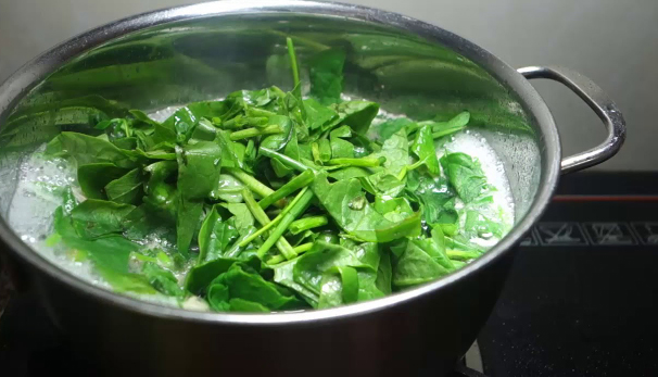 Việt Nam có loại rau nấu lên nhơn nhớt: Bổ ngang nhân sâm vừa trị bệnh xương khớp lại hạ mỡ máu, giảm cân nhưng nhiều người chê không ăn- Ảnh 1. Việt Nam có loại rau nấu lên nhơn nhớt: Bổ ngang nhân sâm vừa trị bệnh xương khớp lại hạ mỡ máu, giảm cân nhưng nhiều người chê không ăn- Ảnh 1.