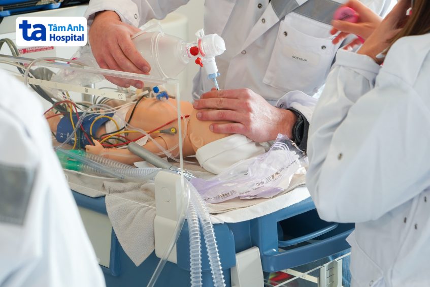 Bé bị sốc phản vệ khi uống sữa, mách mẹ cách tránh lỗi thường gặp khi chọn và pha sữa để con được an toàn- Ảnh 1. Bé bị sốc phản vệ khi uống sữa, mách mẹ cách tránh lỗi thường gặp khi chọn và pha sữa để con được an toàn- Ảnh 1.