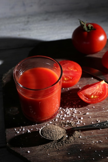 pices-fresh-tomatoes-wooden-table-with-dark-background392895-114445-17466791111601730703126-1747576958782-17475769594851728755215-1747639427779-1747639427931498257585.jpg