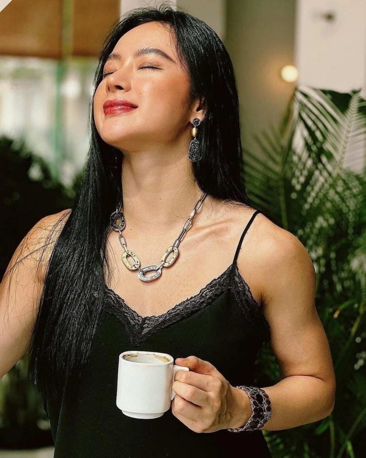 Thân hình ngày càng 'vạm vỡ' khó tin của Angela Phương Trinh - Ảnh 11. Thân hình ngày càng 'vạm vỡ' khó tin của Angela Phương Trinh - Ảnh 11.