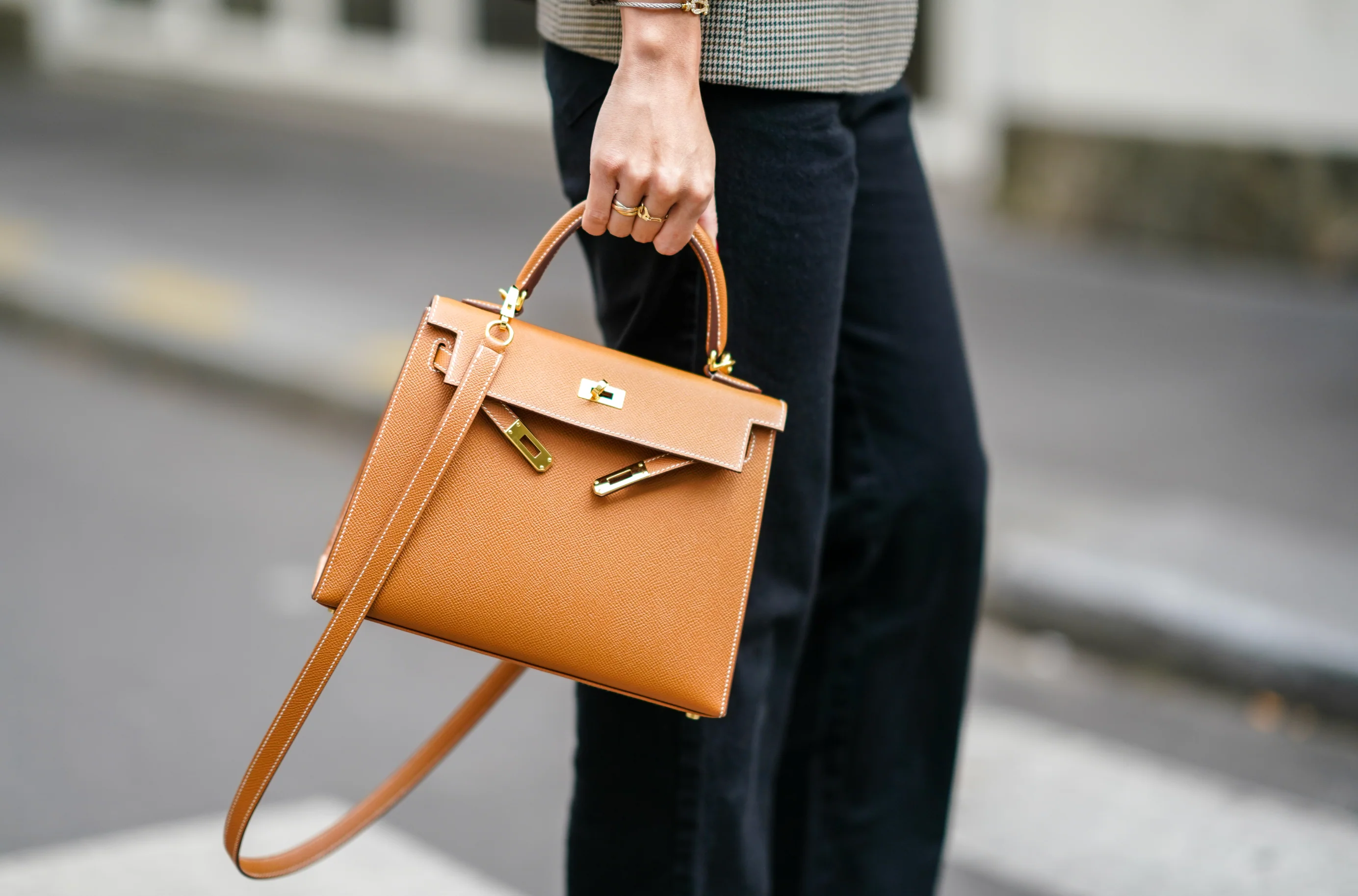 Bí mật của đế chế Hermès: Gia tộc 6 thế hệ, người con rể sẵn sàng "đổi họ" để kế nghiệp - Ảnh 8. Bí mật của đế chế Hermès: Gia tộc 6 thế hệ, người con rể sẵn sàng "đổi họ" để kế nghiệp - Ảnh 8.
