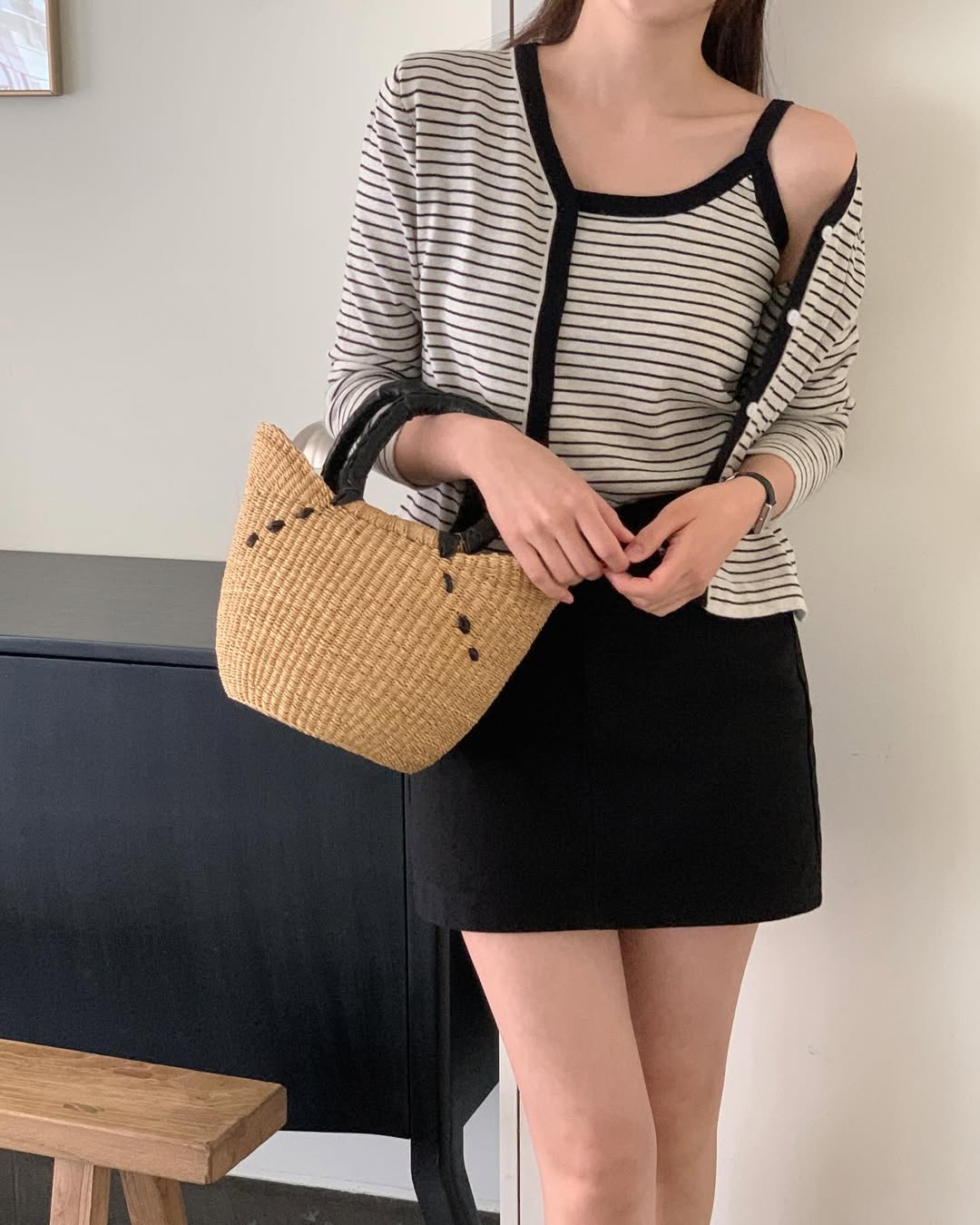Thời tiết mát mẻ, tranh thủ lên đồ layer để sành điệu và trẻ trung như phụ nữ Hàn - Ảnh 11. Thời tiết mát mẻ, tranh thủ lên đồ layer để sành điệu và trẻ trung như phụ nữ Hàn - Ảnh 11.