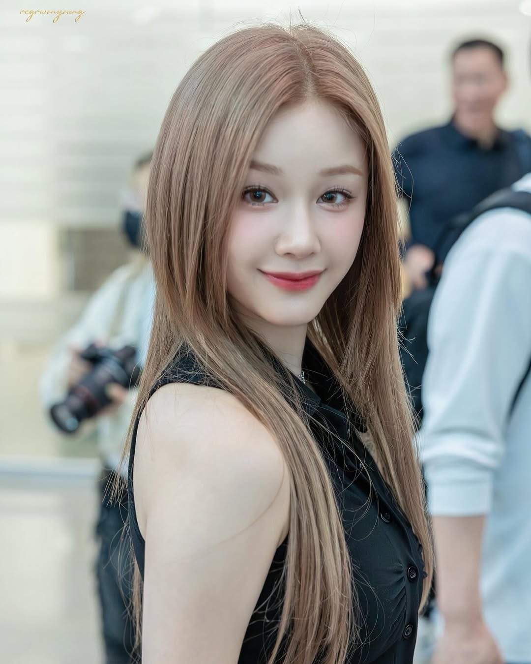 Nữ thần Kpop thế hệ mới đổi tóc thôi cũng viral cõi mạng, netizen Việt gọi tên Huyền Baby- Ảnh 2. Nữ thần Kpop thế hệ mới đổi tóc thôi cũng viral cõi mạng, netizen Việt gọi tên Huyền Baby- Ảnh 2.
