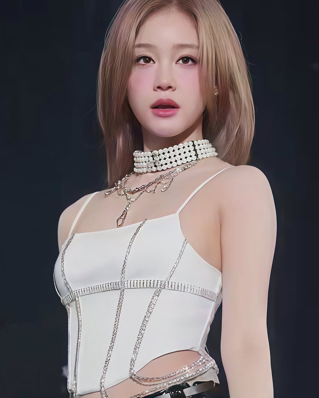 Nữ thần Kpop thế hệ mới đổi tóc thôi cũng viral cõi mạng, netizen Việt gọi tên Huyền Baby- Ảnh 8. Nữ thần Kpop thế hệ mới đổi tóc thôi cũng viral cõi mạng, netizen Việt gọi tên Huyền Baby- Ảnh 8.