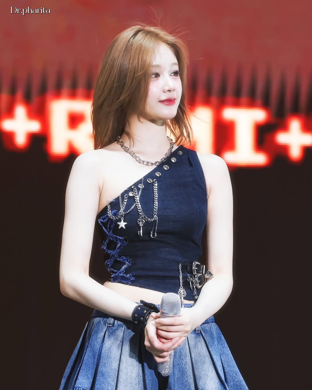 Nữ thần Kpop thế hệ mới đổi tóc thôi cũng viral cõi mạng, netizen Việt gọi tên Huyền Baby- Ảnh 10. Nữ thần Kpop thế hệ mới đổi tóc thôi cũng viral cõi mạng, netizen Việt gọi tên Huyền Baby- Ảnh 10.