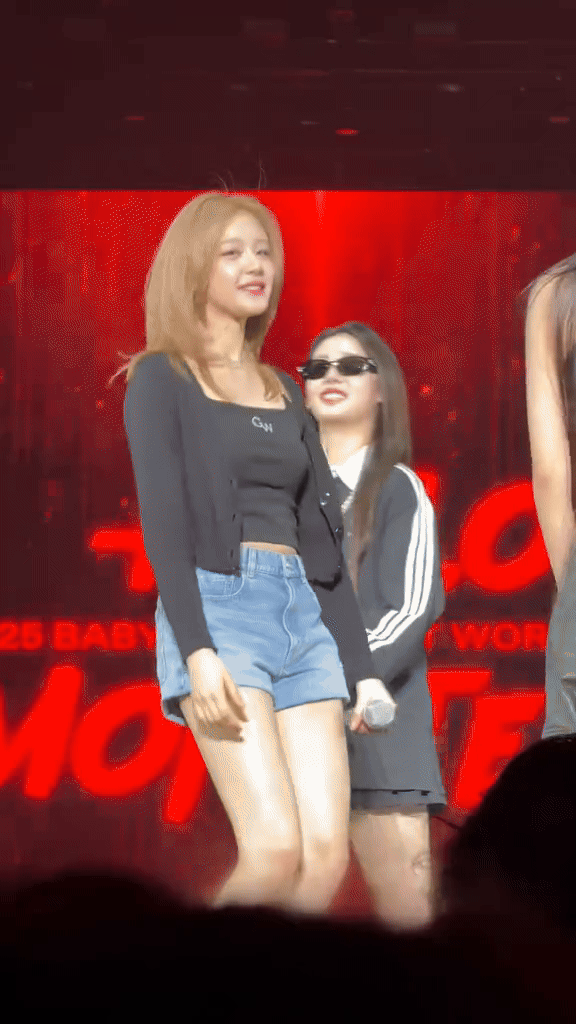 Nữ thần Kpop thế hệ mới đổi tóc thôi cũng viral cõi mạng, netizen Việt gọi tên Huyền Baby- Ảnh 6. Nữ thần Kpop thế hệ mới đổi tóc thôi cũng viral cõi mạng, netizen Việt gọi tên Huyền Baby- Ảnh 6.