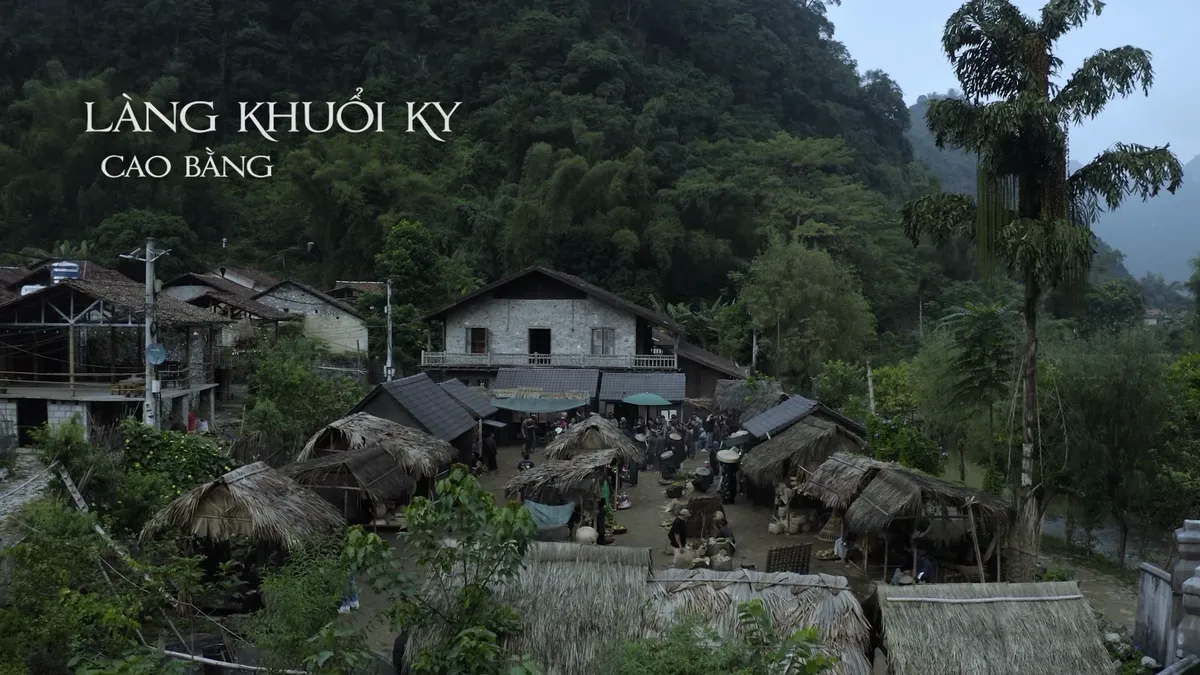 Dọc miền Đông Bắc cùng "Thám tử Kiên: Kỳ án không đầu" Cảnh đẹp "tuyệt đối điện ảnh" giữa sương mù, đá núi và ánh hoàng hôn - Ảnh 7. Dọc miền Đông Bắc cùng "Thám tử Kiên: Kỳ án không đầu" Cảnh đẹp "tuyệt đối điện ảnh" giữa sương mù, đá núi và ánh hoàng hôn - Ảnh 7.