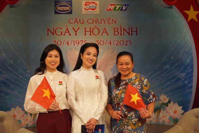 Bà xã NSƯT Quốc Cơ - MC Hồng Phượng hội ngộ cùng Hoa hậu Bảo Ngọc trong chương trình mừng đại lễ 30/4 - Ảnh 1. Bà xã NSƯT Quốc Cơ - MC Hồng Phượng hội ngộ cùng Hoa hậu Bảo Ngọc trong chương trình mừng đại lễ 30/4 - Ảnh 1.