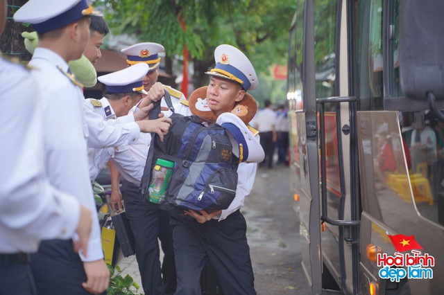 Cảnh tượng hiếm có ở sân bay Tân Sơn Nhất: Một màu xanh đồng loạt khiến ai cũng ngoái nhìn! - Ảnh 22. Cảnh tượng hiếm có ở sân bay Tân Sơn Nhất: Một màu xanh đồng loạt khiến ai cũng ngoái nhìn! - Ảnh 22.