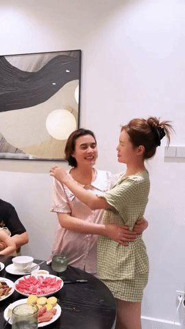 download-6-1746151852720496620531-1746160003639-174616000878095447652.gif