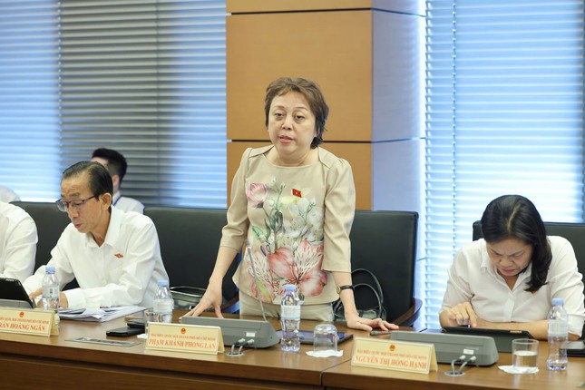 Sản xuất, buôn bán thuốc giả: Băn khoăn bỏ án tử hình vì hành vi có thể khiến nhiều người thiệt mạng - Ảnh 2. Sản xuất, buôn bán thuốc giả: Băn khoăn bỏ án tử hình vì hành vi có thể khiến nhiều người thiệt mạng - Ảnh 2.