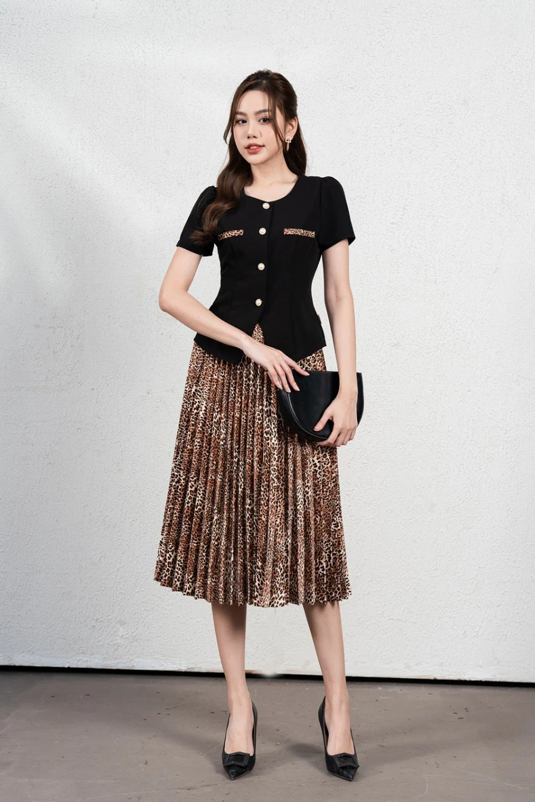 Tăng Thanh Hà "trẻ hóa" với mốt hot nhất 2025, nàng ngoài 30 tuổi học theo cực dễ - Ảnh 12. Tăng Thanh Hà "trẻ hóa" với mốt hot nhất 2025, nàng ngoài 30 tuổi học theo cực dễ - Ảnh 12.